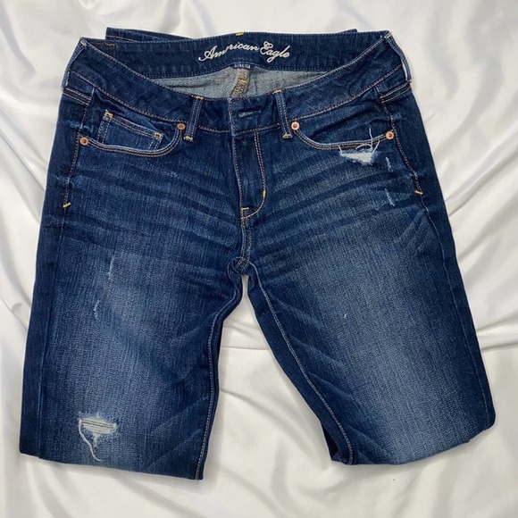 American Eagle Skinny Dark Denim Regular Length with Holes on Front Jeans size 8 - Picture 3 of 5